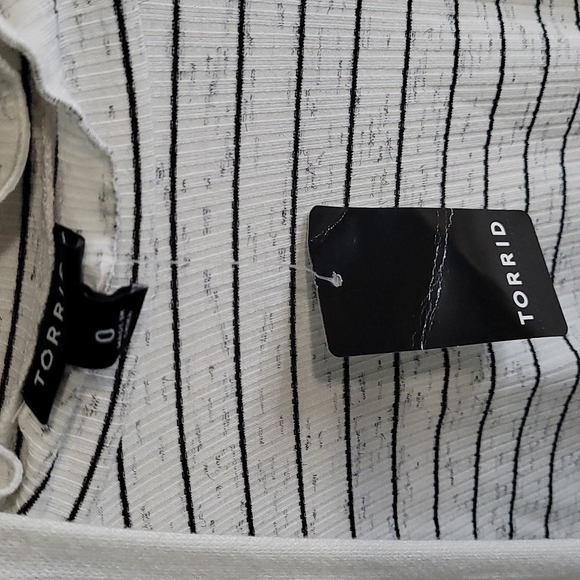 NWT Torrid Crinkle Neckline Striped Blouse Large 0 - Picture 8 of 12